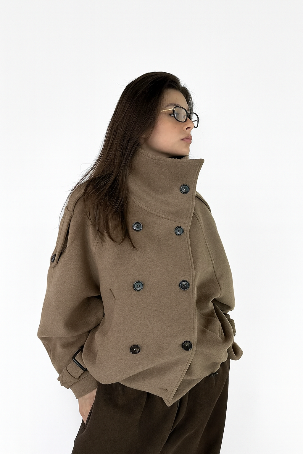 Trench con collo alto e texture