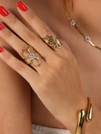 Shining Line Flower Ring Gold 55mm