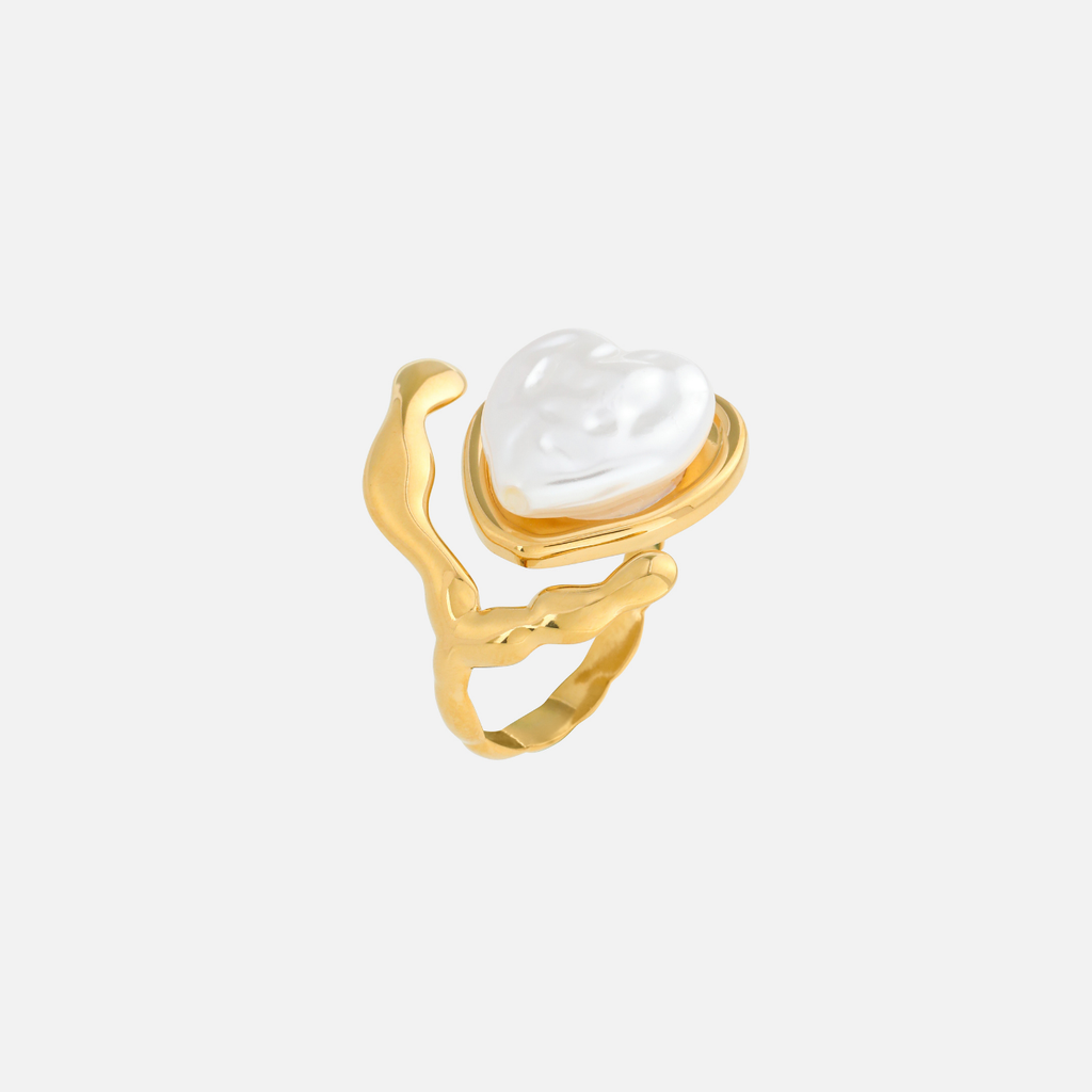 Bijou Pearl Heart Ring