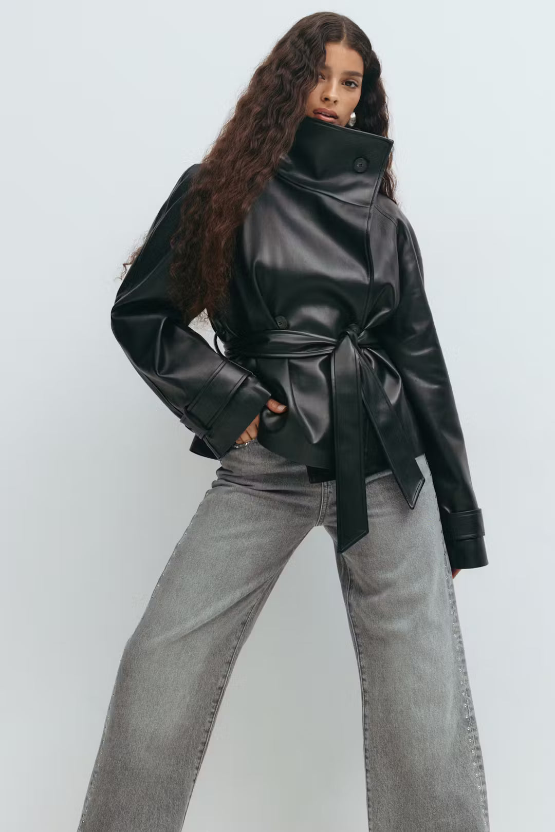 Giacca in pelle con cintura corta