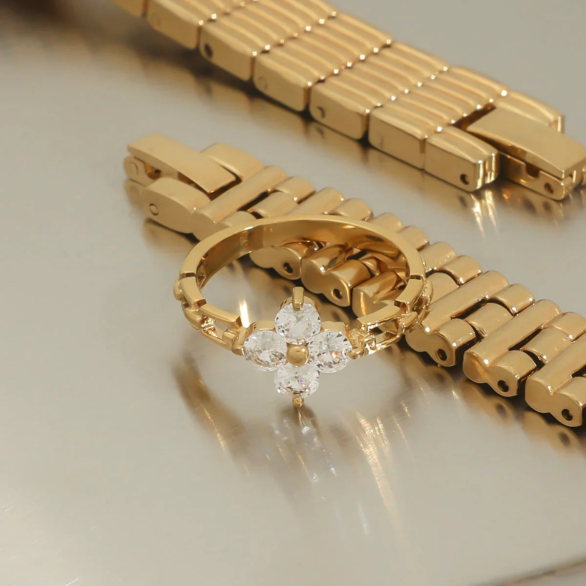 Florianne Diamond Petal Ring