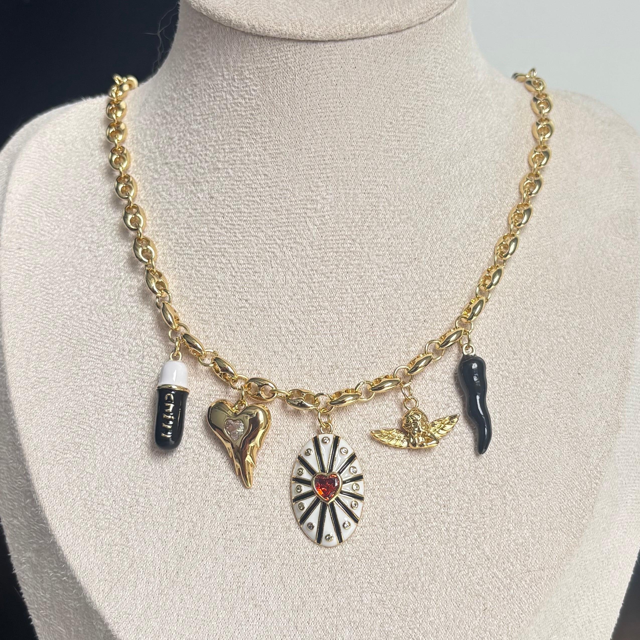 Eternelle Necklace