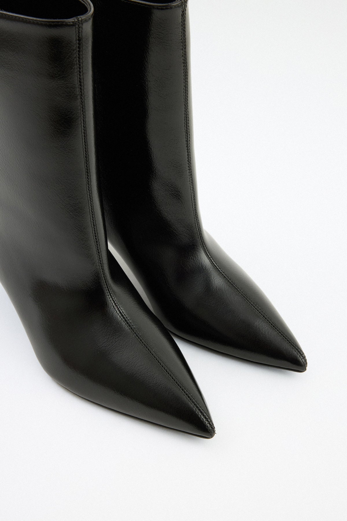 Aria Leather Ankle boots - Black