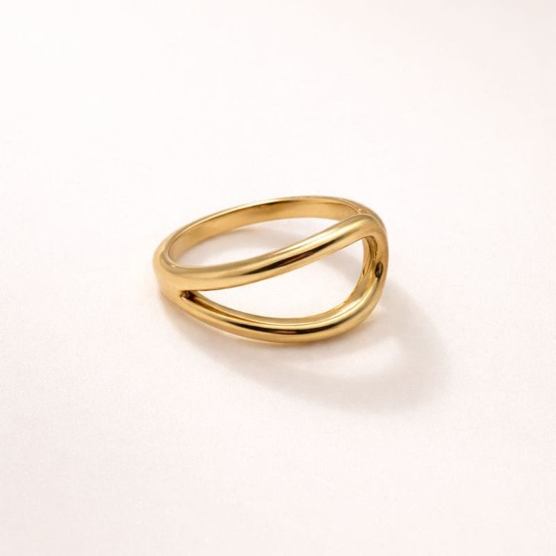 Nia Curve Ring