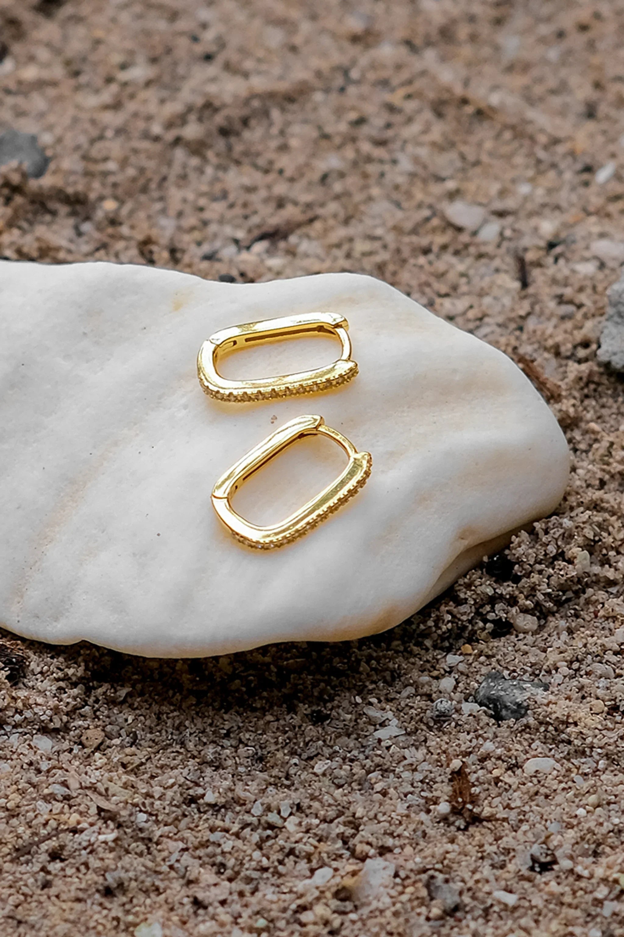Corinne Oval Hoops