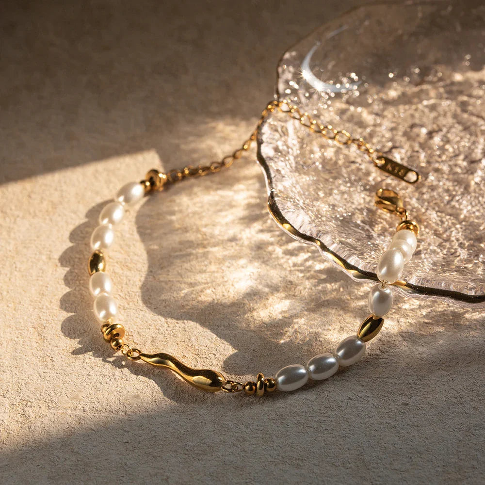 Marguerite Freshwater Pearl Bracelet