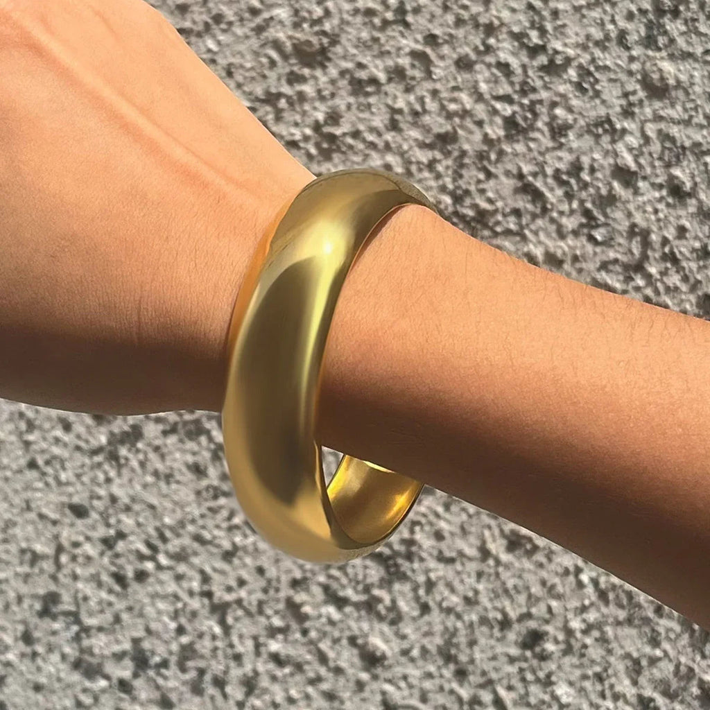 Vesna Smooth Bangle