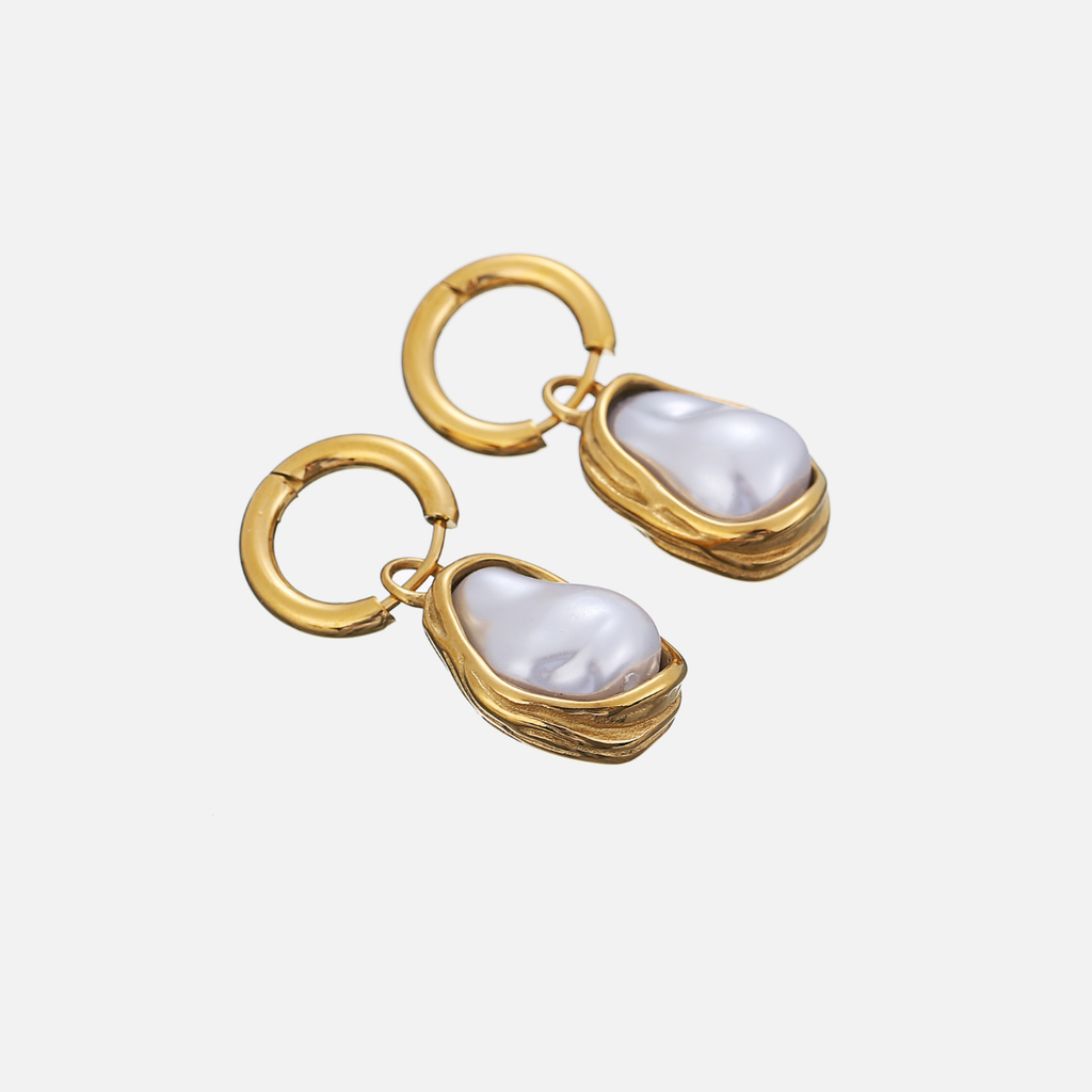 Aura Pearl Earrings