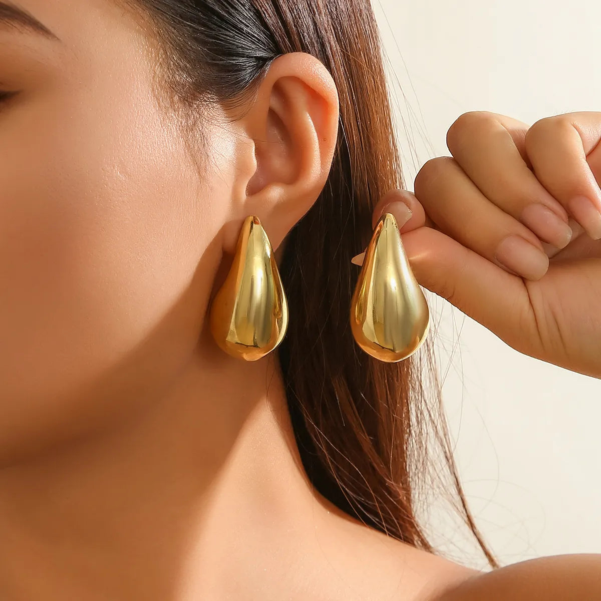 Lia Water Drop Earrings