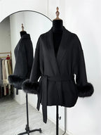 Cappotto con Cintura e Polsini in Pelliccia