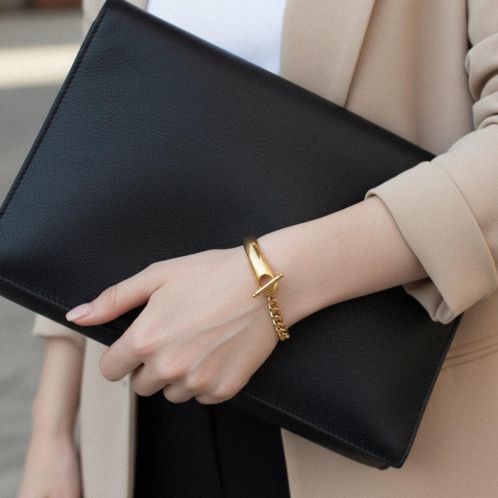 Vespera Chained Gold Bangle