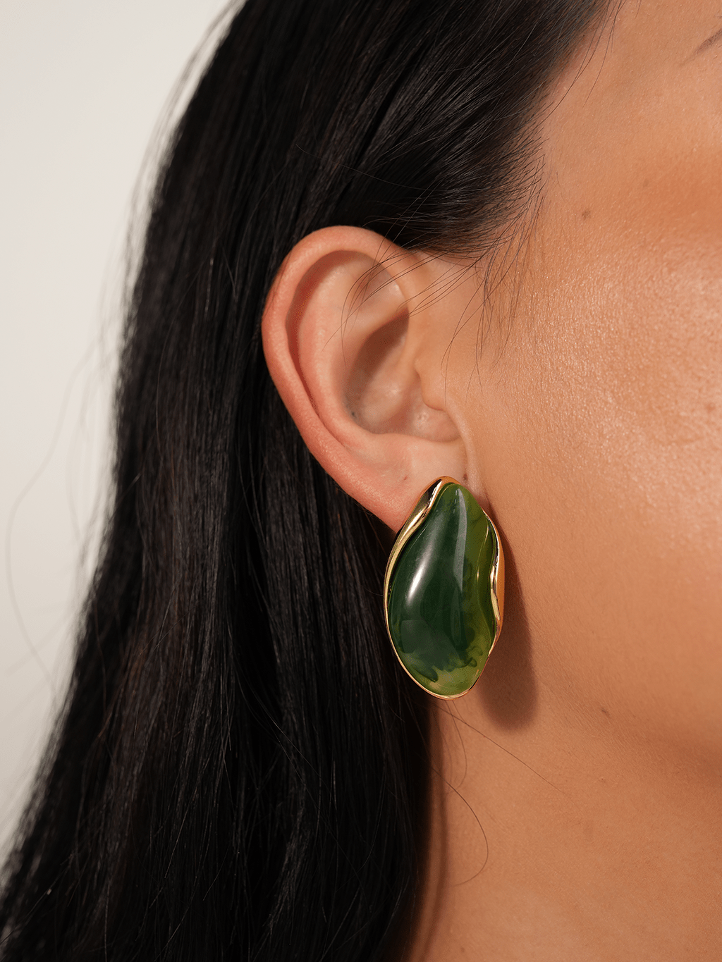Emerald Oval Ohrringe Gold