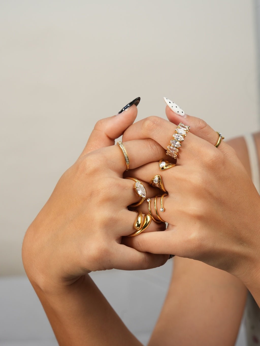 Sparkling Elegant Ring Gold