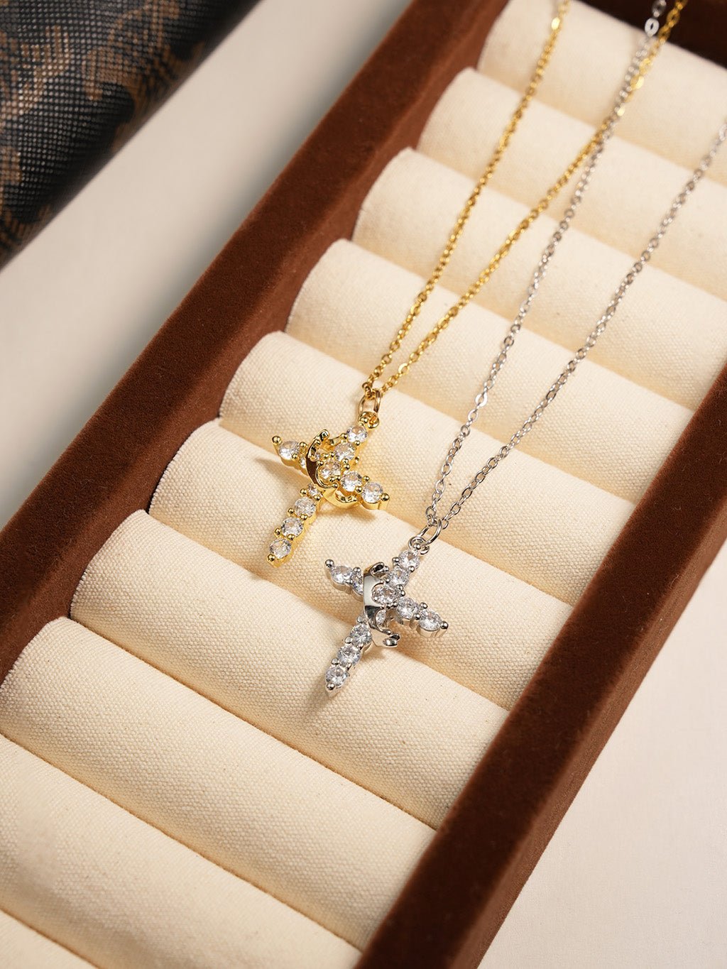 Rotating Cross Kette Gold Silber