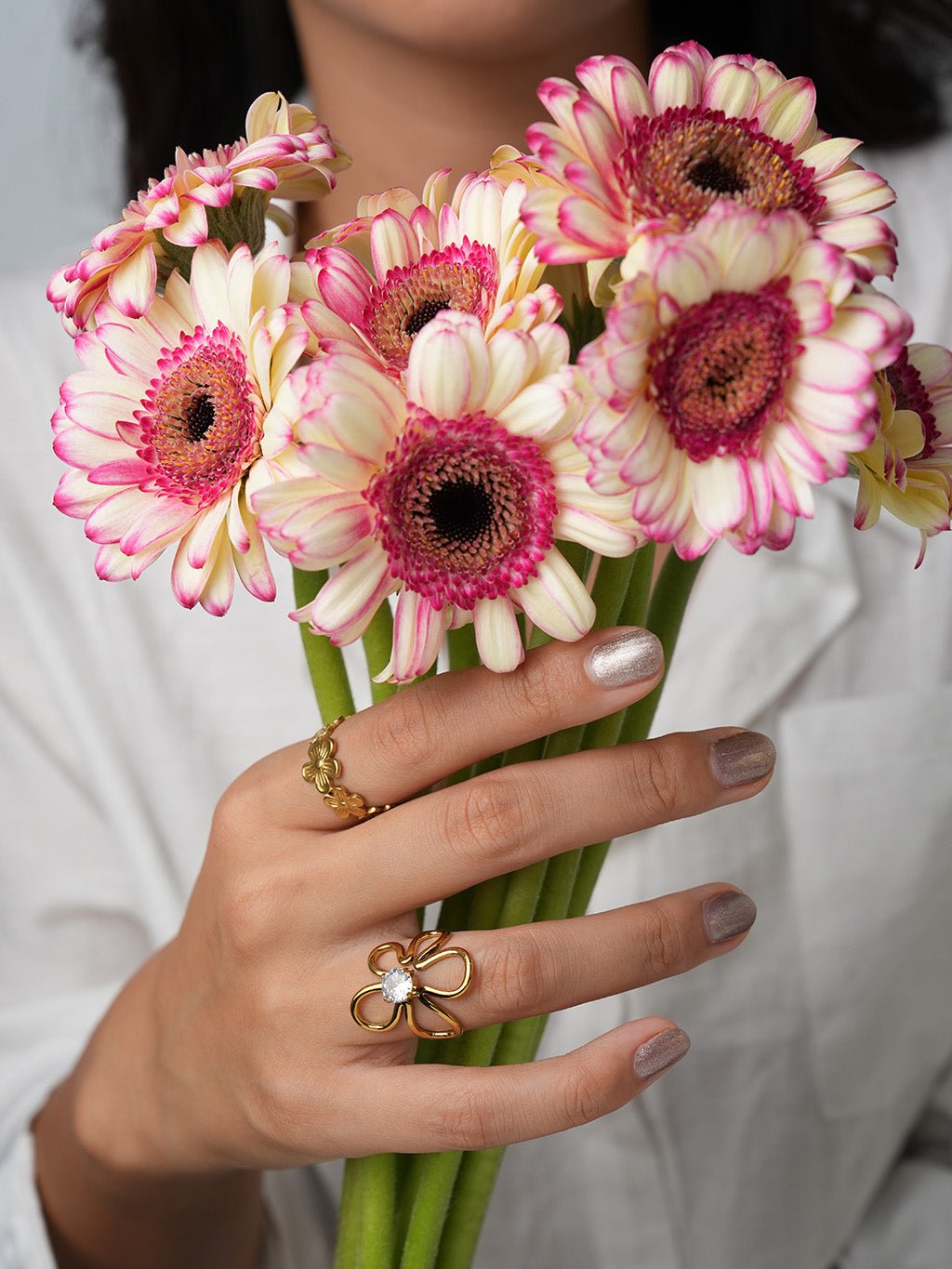 Shining Line Flower Ring Gold 55mm