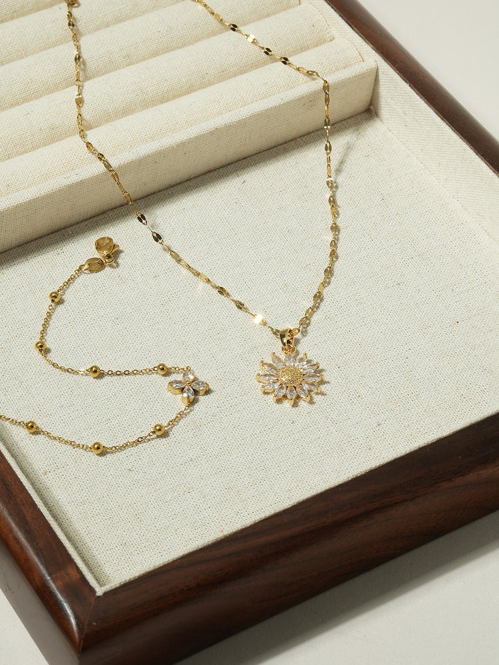 Sparkling Flower Armband Gold